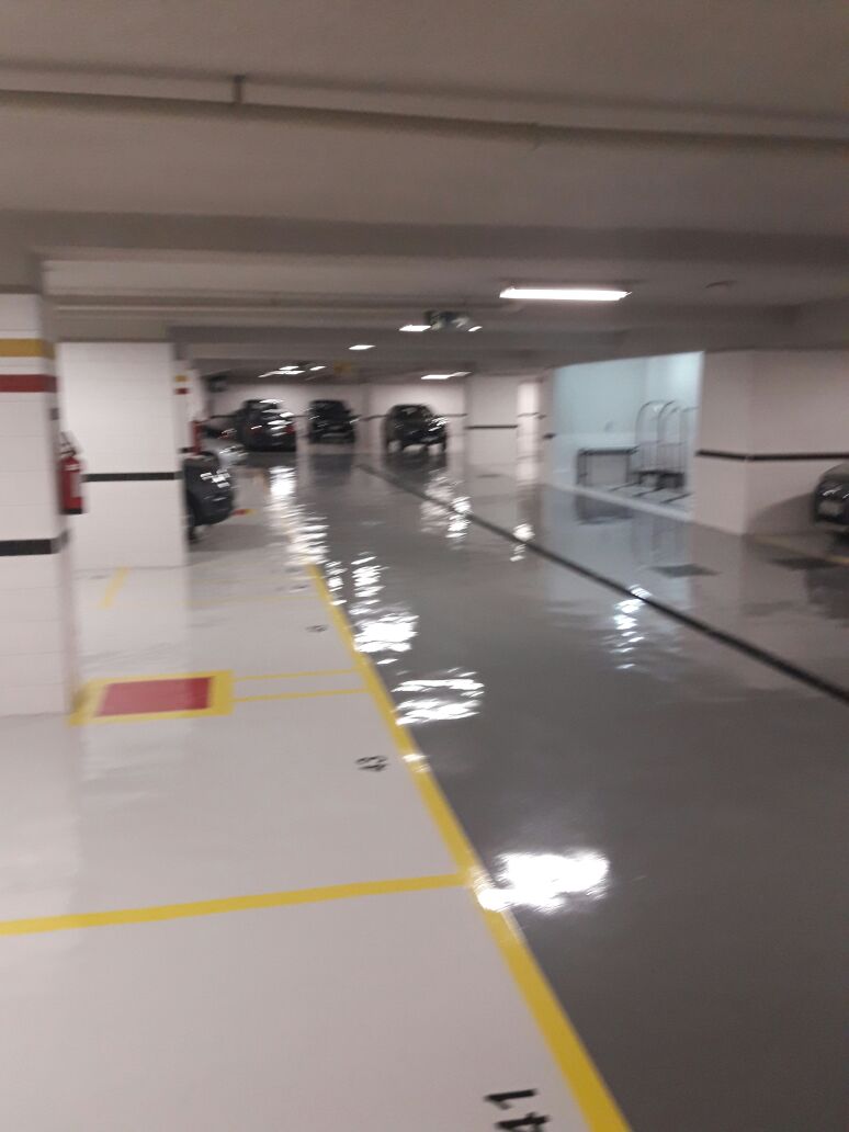 Pintura Epóxi ou Poliuretano Pintura Epóxi ou Poliuretano